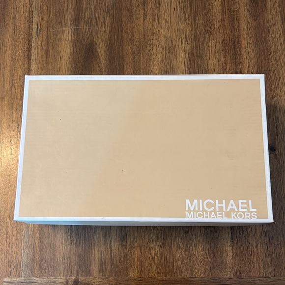 Michael Kors Pressely Cap Toe Gray Flannel Heels Women’s Size 10 M With Box - Picture 12 of 13